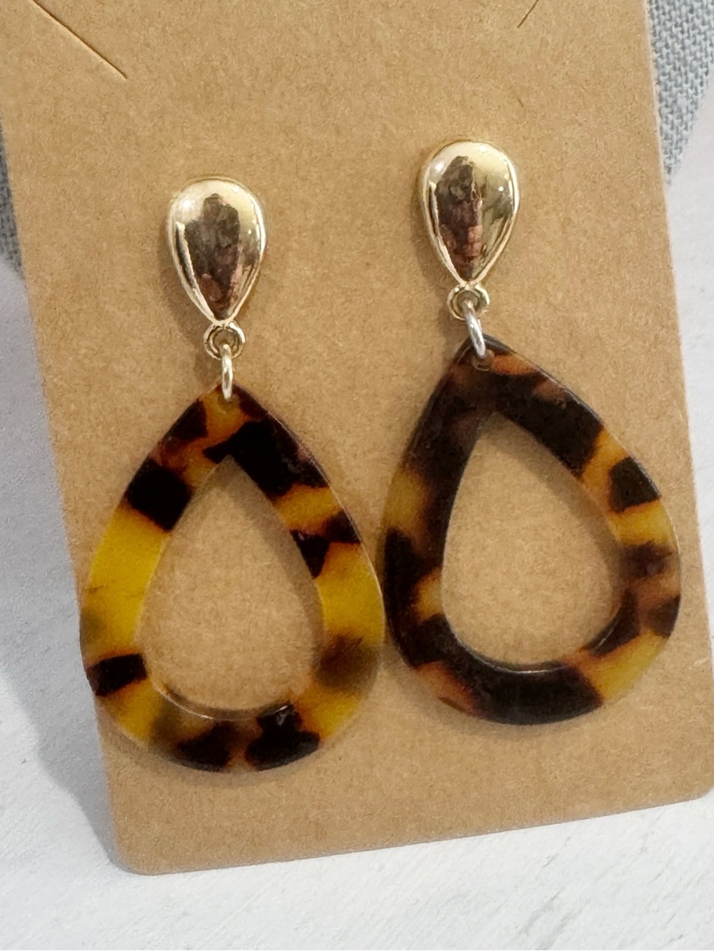 Tortoiseshell Teardrop Earrings Gold Tone Stud Dangle Accents